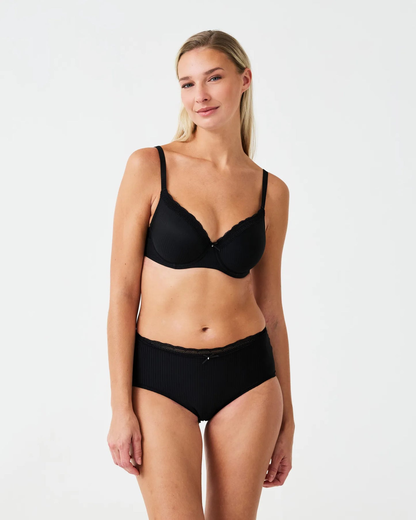 10232_1200-90242_1200_modell_002