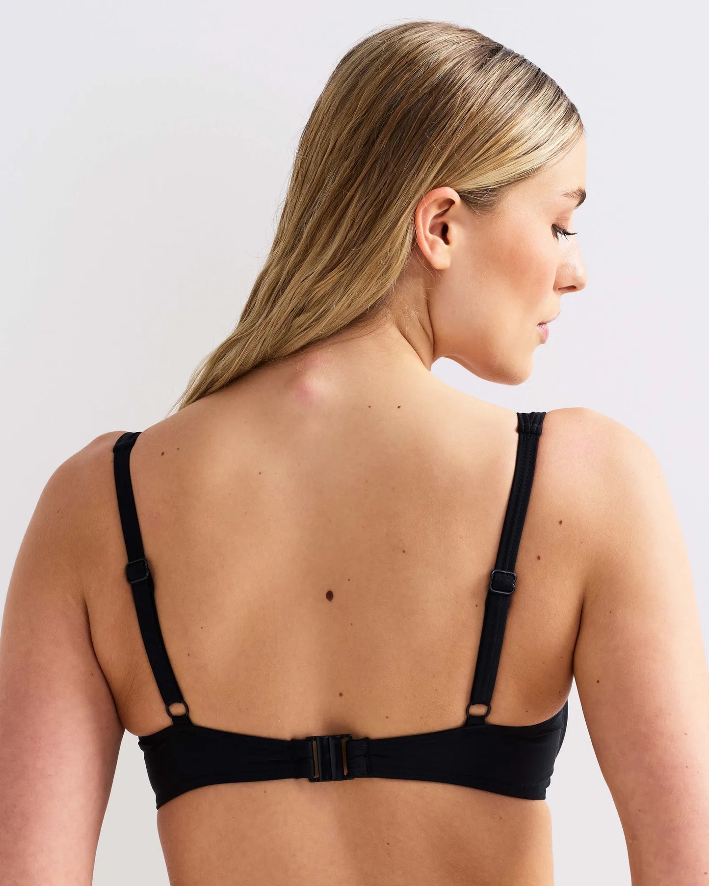 82202_1200_model_013