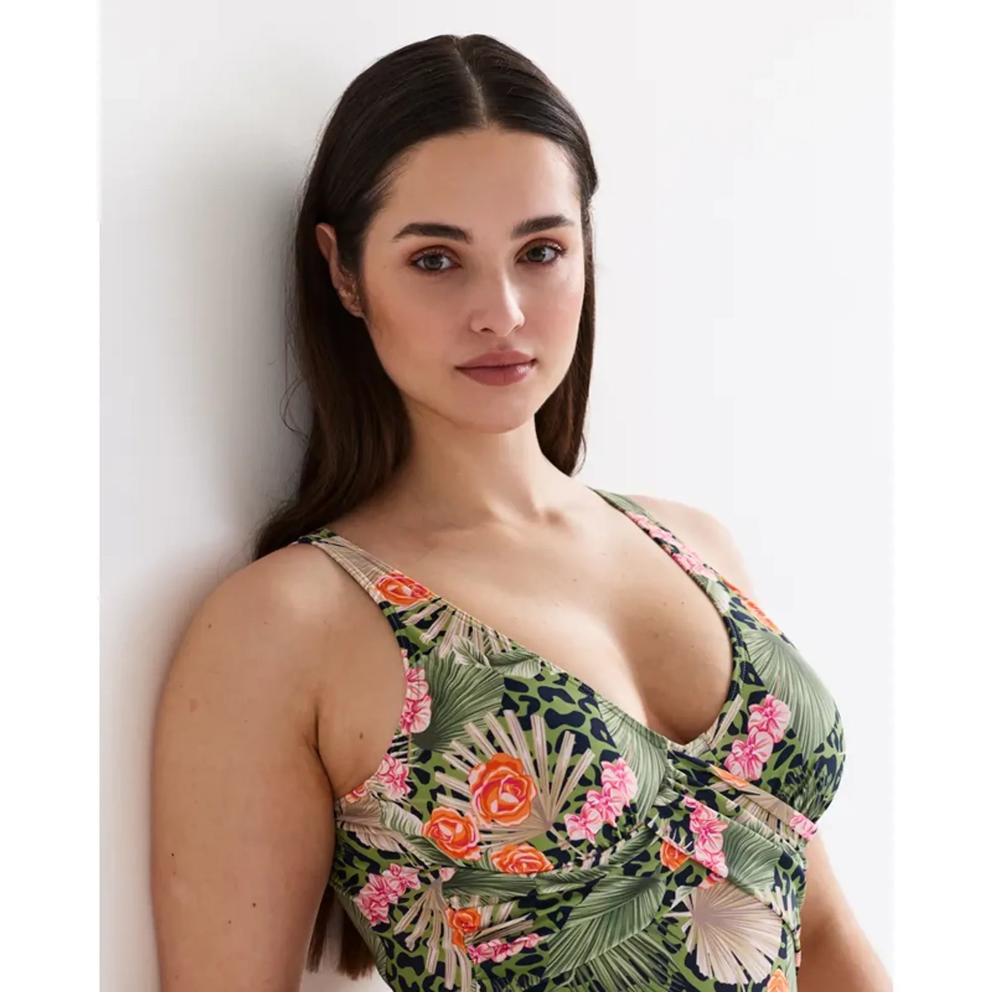 83111_1900_model_029.jpg