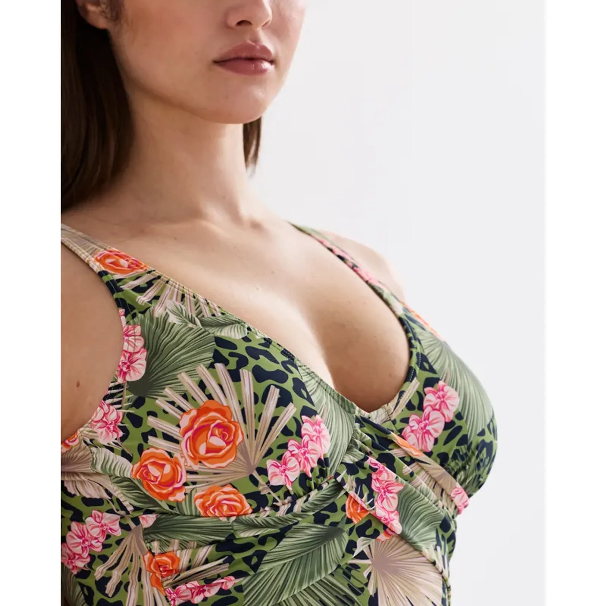 83111_1900_model_036.jpg