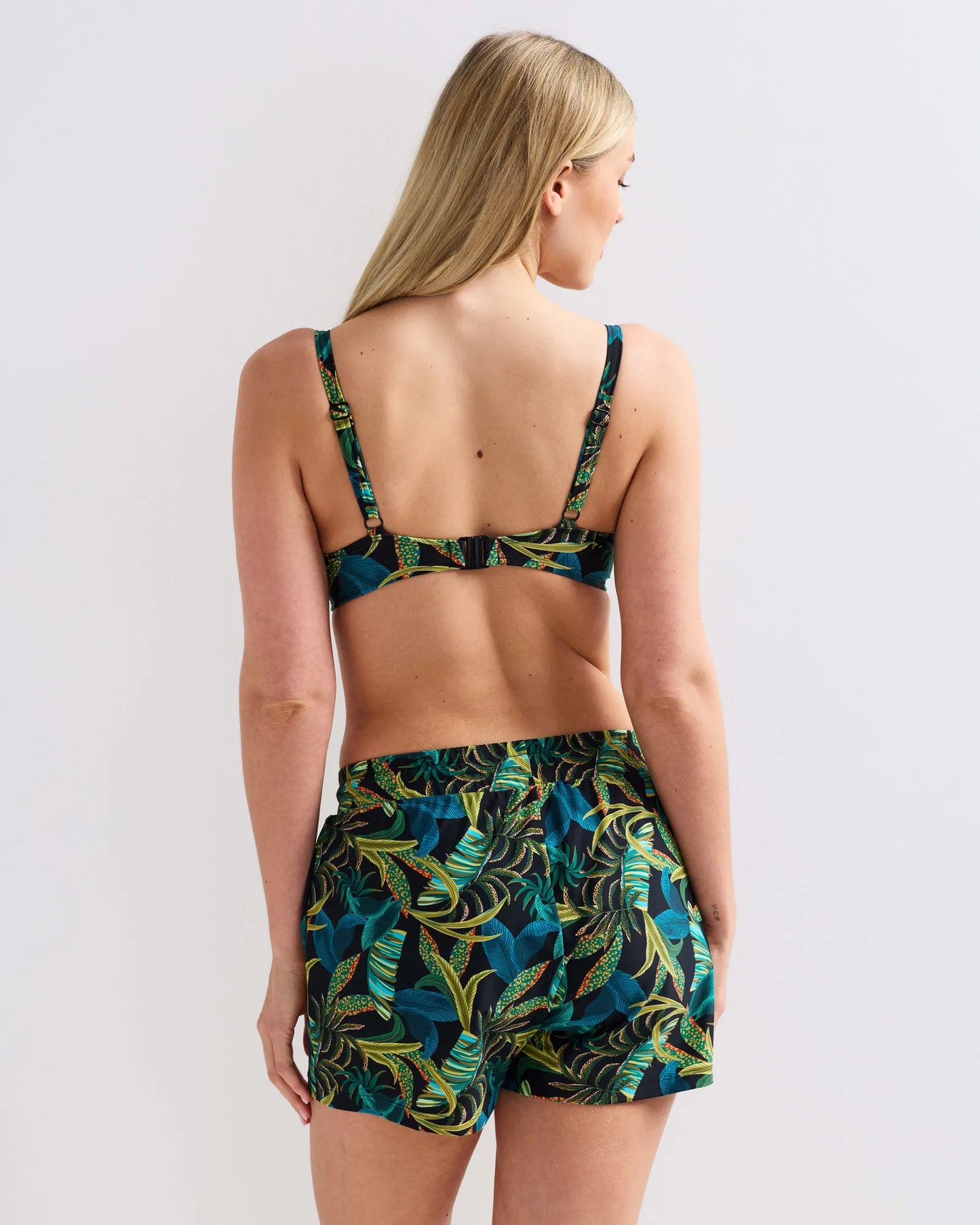 86219_1200-86226_1200_model_020