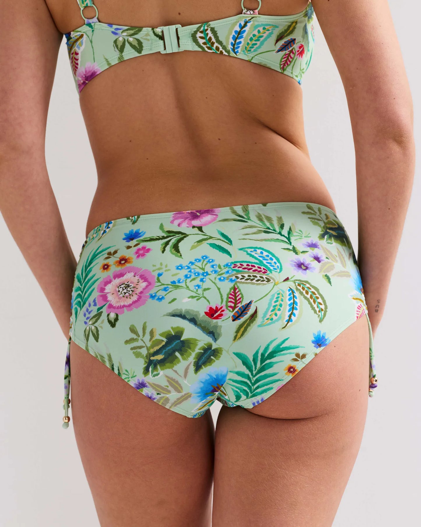 86245_1111_model_030